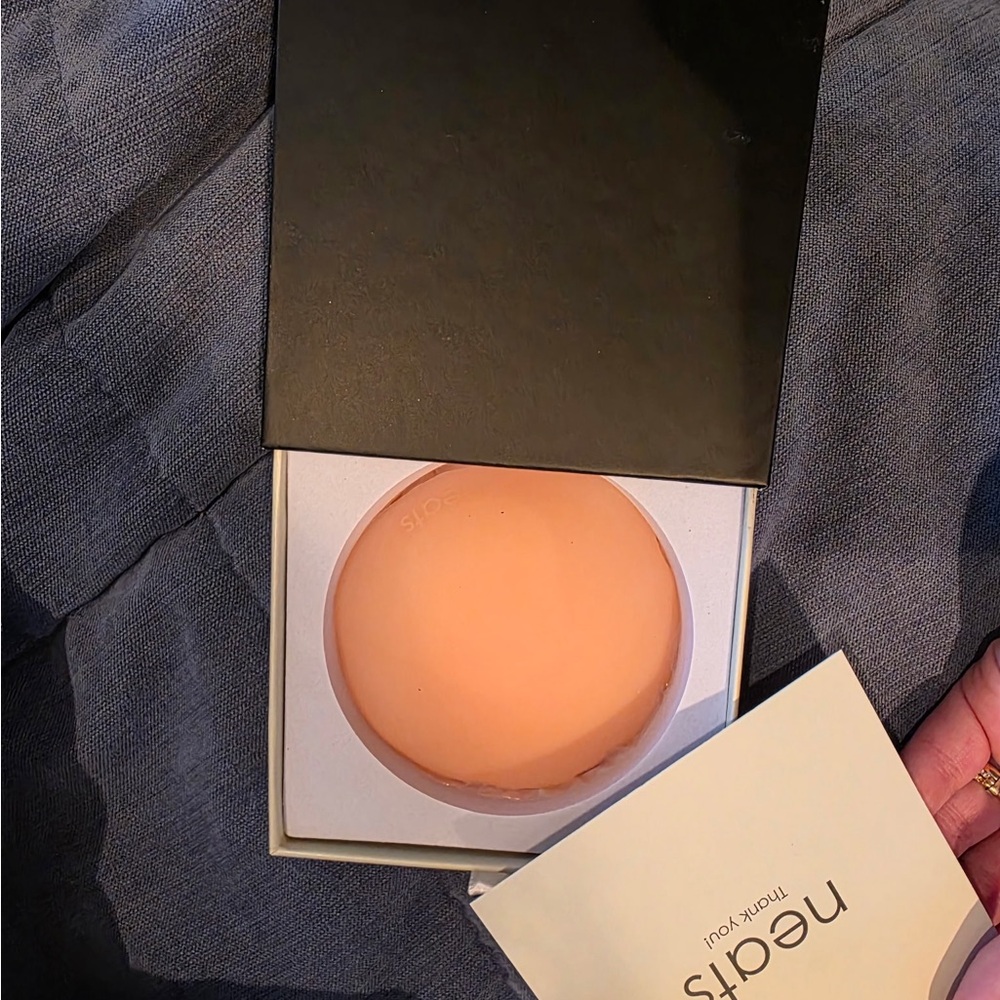 Neats Reusable Silicone Nipple Covers | Nude | NWT